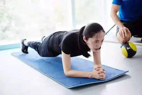 每天200俯卧撑可以增肌吗 锻炼每天200俯卧撑有效吗 每天200俯卧撑可以增肌吗 锻炼每天200俯卧撑有效吗