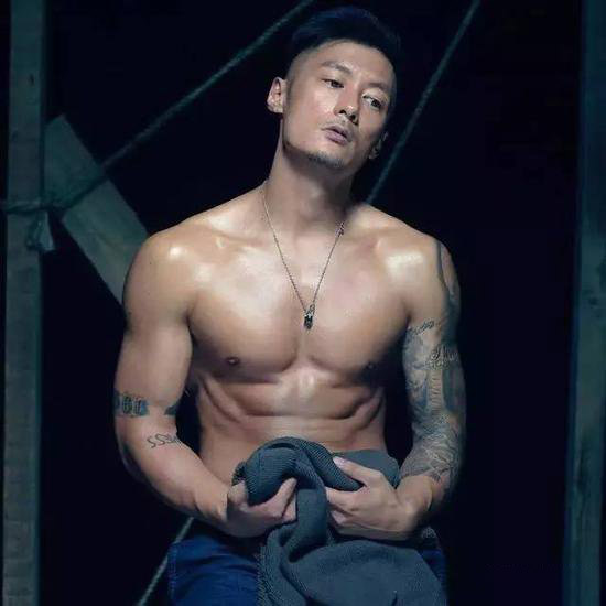 每天200俯卧撑可以增肌吗 锻炼每天200俯卧撑有效吗 每天200俯卧撑可以增肌吗 锻炼每天200俯卧撑有效吗